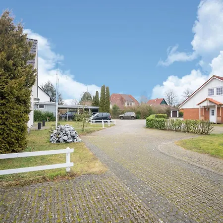 Apartmán Winsome In With Private Garden